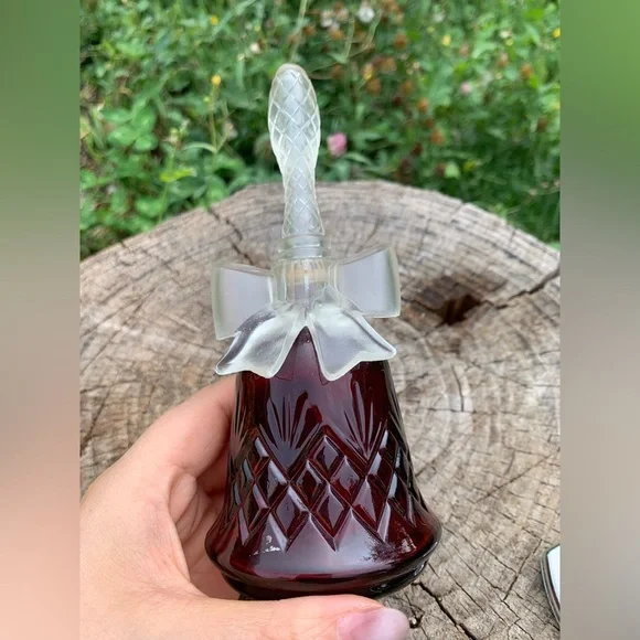 Vintage Avon bell with bow colouge bottle - Picture 3 of 5